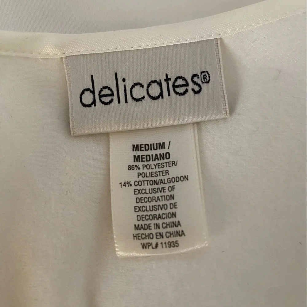 Delicates Elegant White Long Sleeve Nightgown, Nightie, embroidered M deadstock
